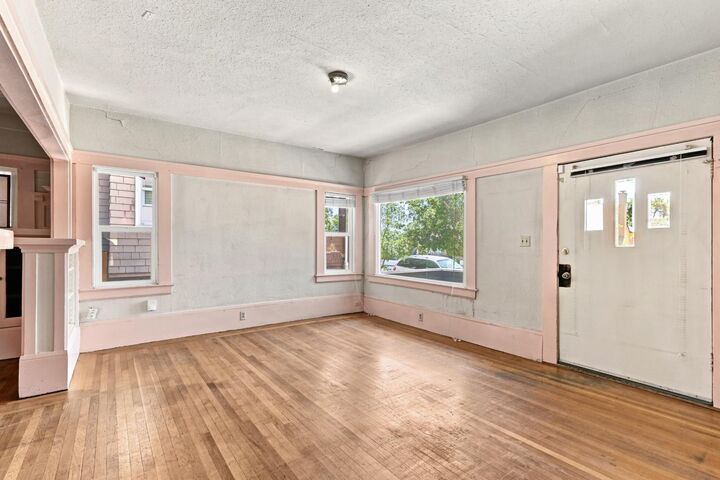 Property Photo:  3161 T Street  CA 95816 