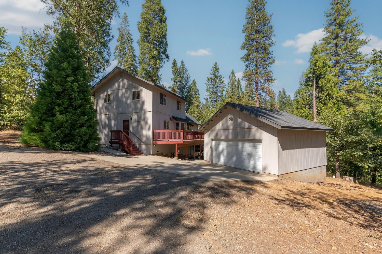 Property Photo: 5035 Glen Echo Drive CA 95233