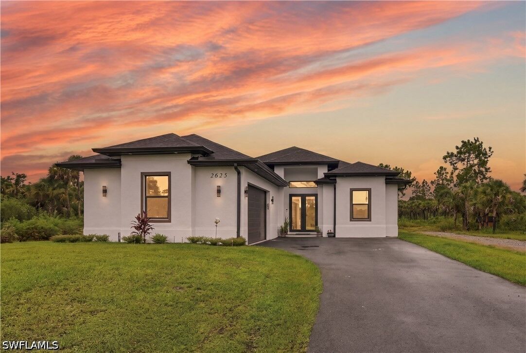 Property Photo: 2625 32nd Avenue SE FL 34117