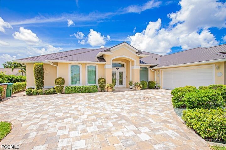 Property Photo: 2820 SW 31st Lane FL 33914
