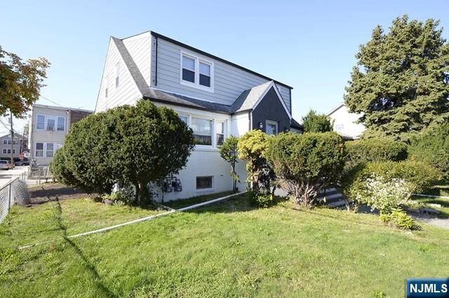 Property Photo:  487 Gregory Avenue 2nd Floor  NJ 07055 