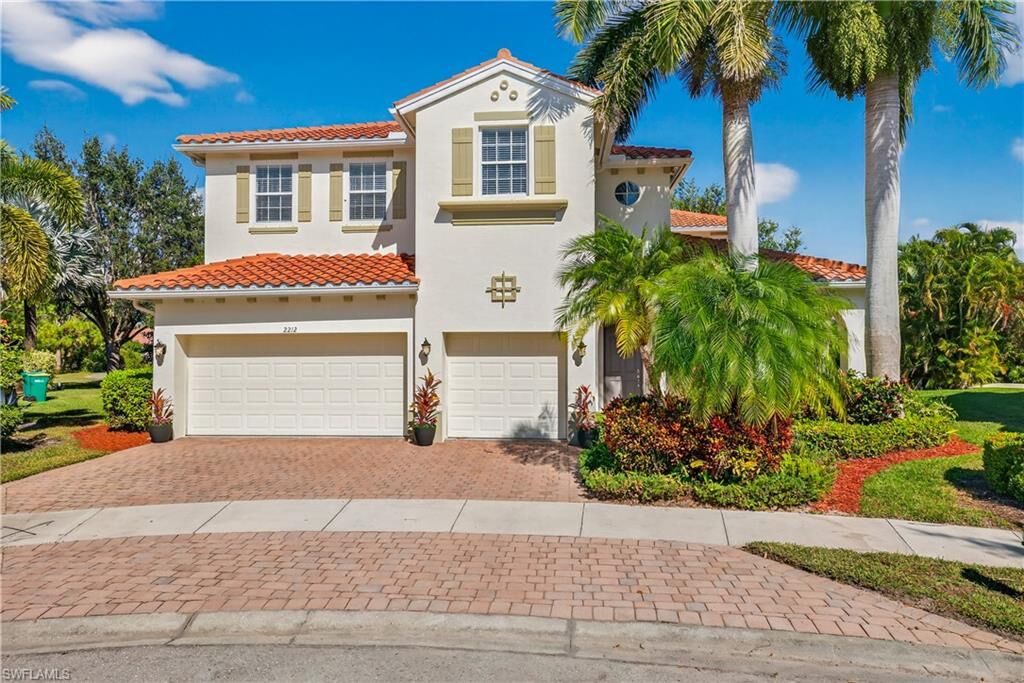 Property Photo: 2212 Vardin Pl FL 34120