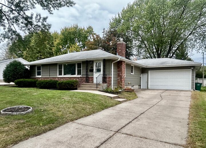 Property Photo:  5429 Sumter Avenue N  MN 55428 