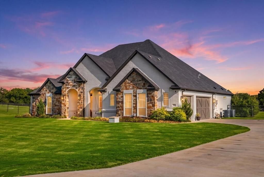 Property Photo:  1017 Moriah Road  TX 76087 
