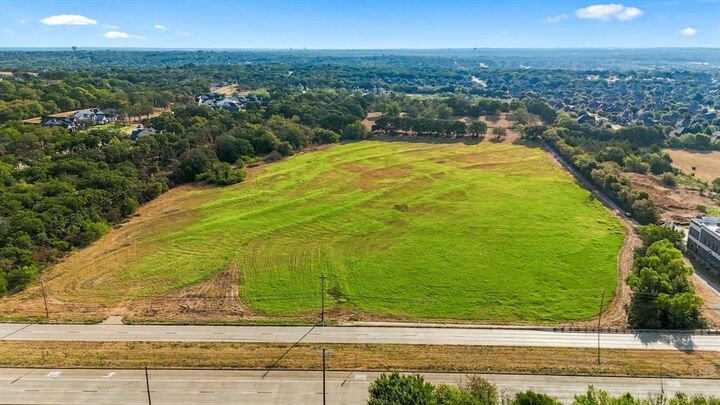Property Photo: 1000 N Main Street TX 76248