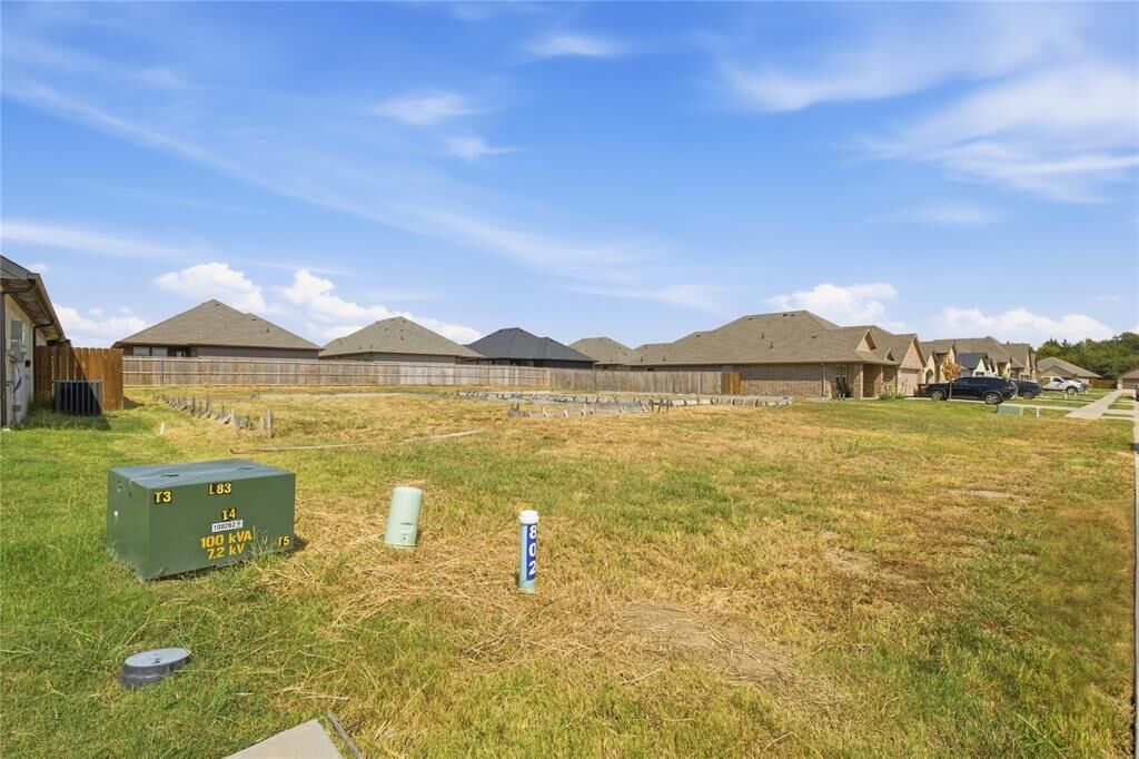 Property Photo:  802 Greyson Lane  TX 75402 