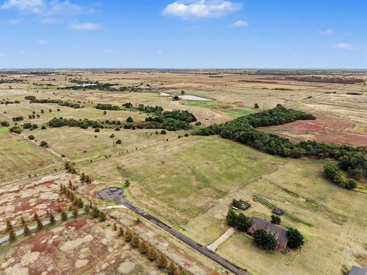 Property Photo:  8626 Elk Alley  OK 73044 