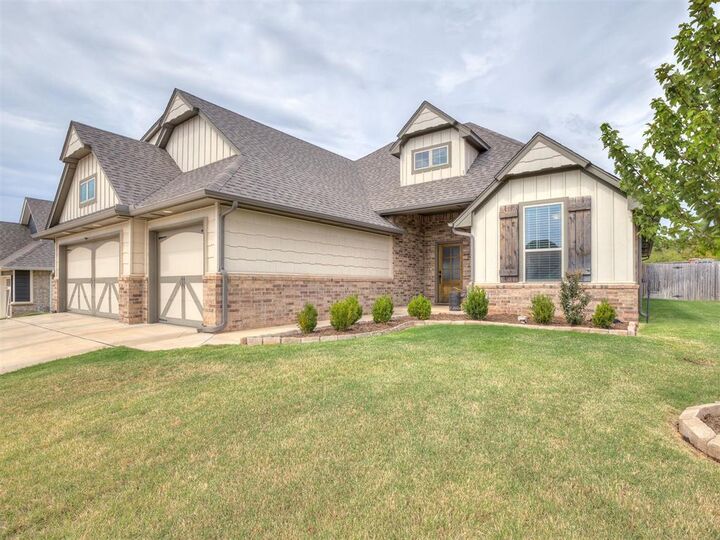 Property Photo:  8817 Stark Street  OK 73007 