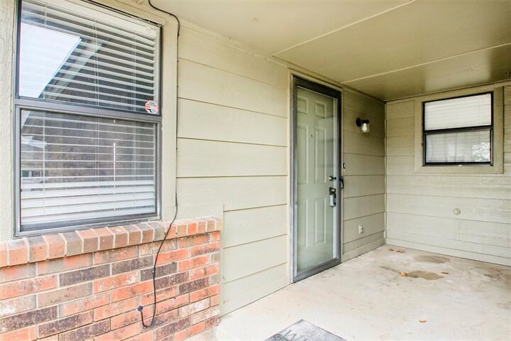 Property Photo: 605 NW 121st Terrace OK 73114