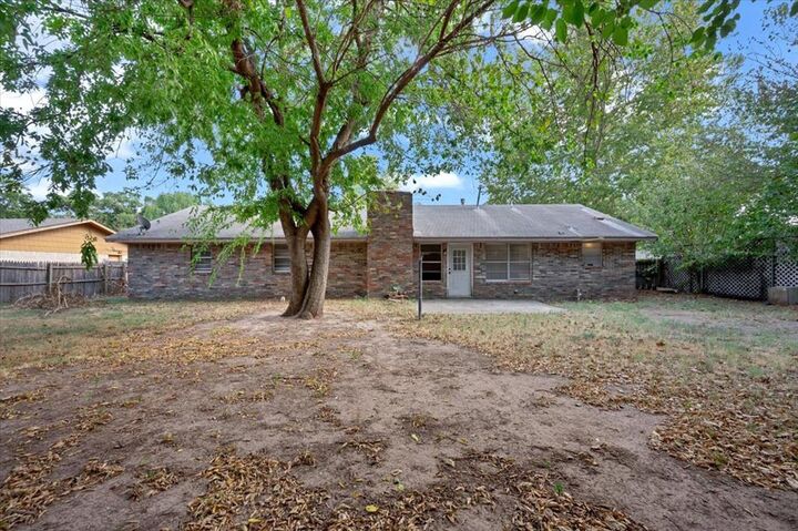 Property Photo:  1111 Lincoln  OK 73072 