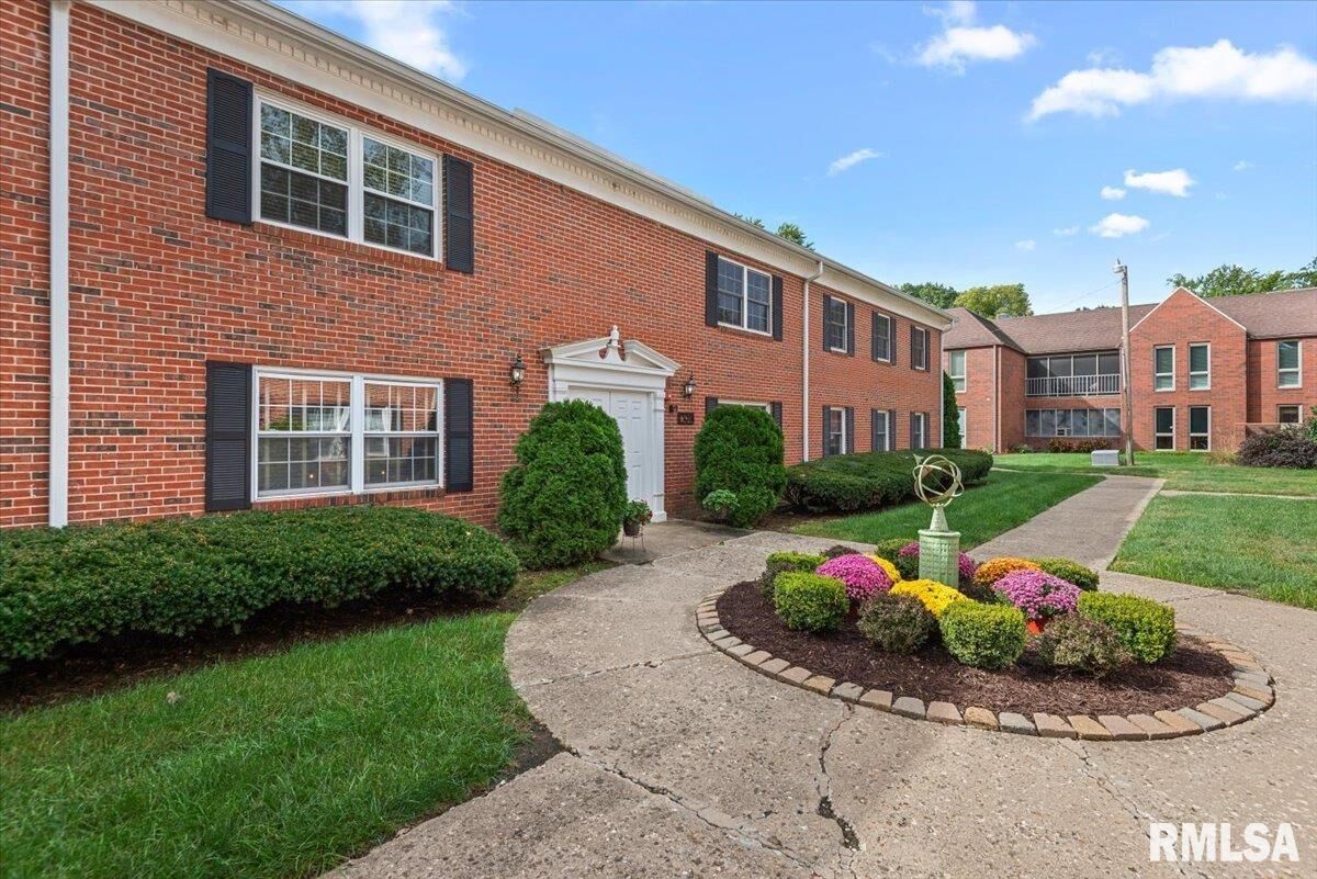 Property Photo:  1309 S Douglas Avenue  IL 62704 