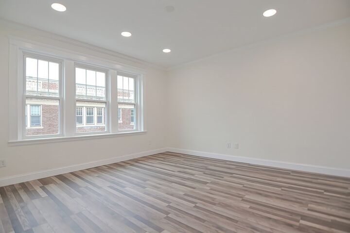 Property Photo:  453 Washington 5  MA 02446 