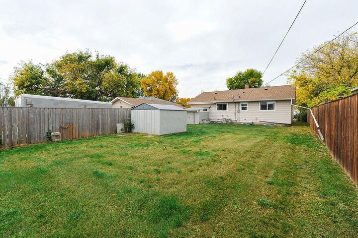 Property Photo:  5117 49 Street  AB T0B 1A0 