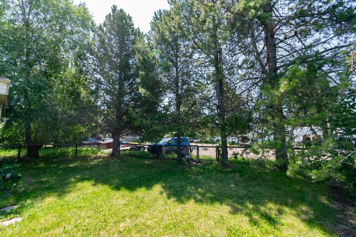 Property Photo:  4 48A Street Close  AB T0C 0B0 