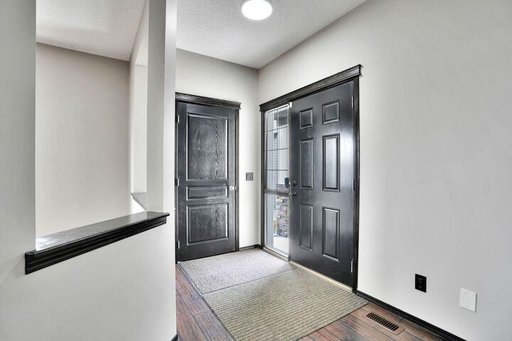 Property Photo:  109 Pantego Terrace NW  AB T3K 0J9 