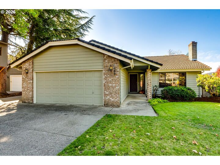 Property Photo:  1445 Kellogg Rd  OR 97477 