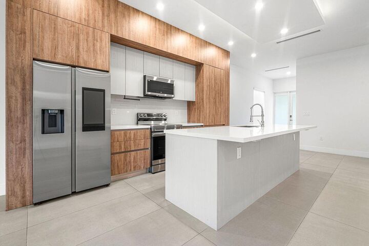 Property Photo:  1720 SW 20th Street  FL 33315 