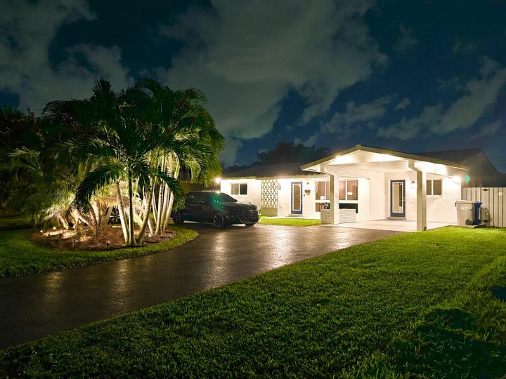 Property Photo:  613 NE 25th Avenue  FL 33062 