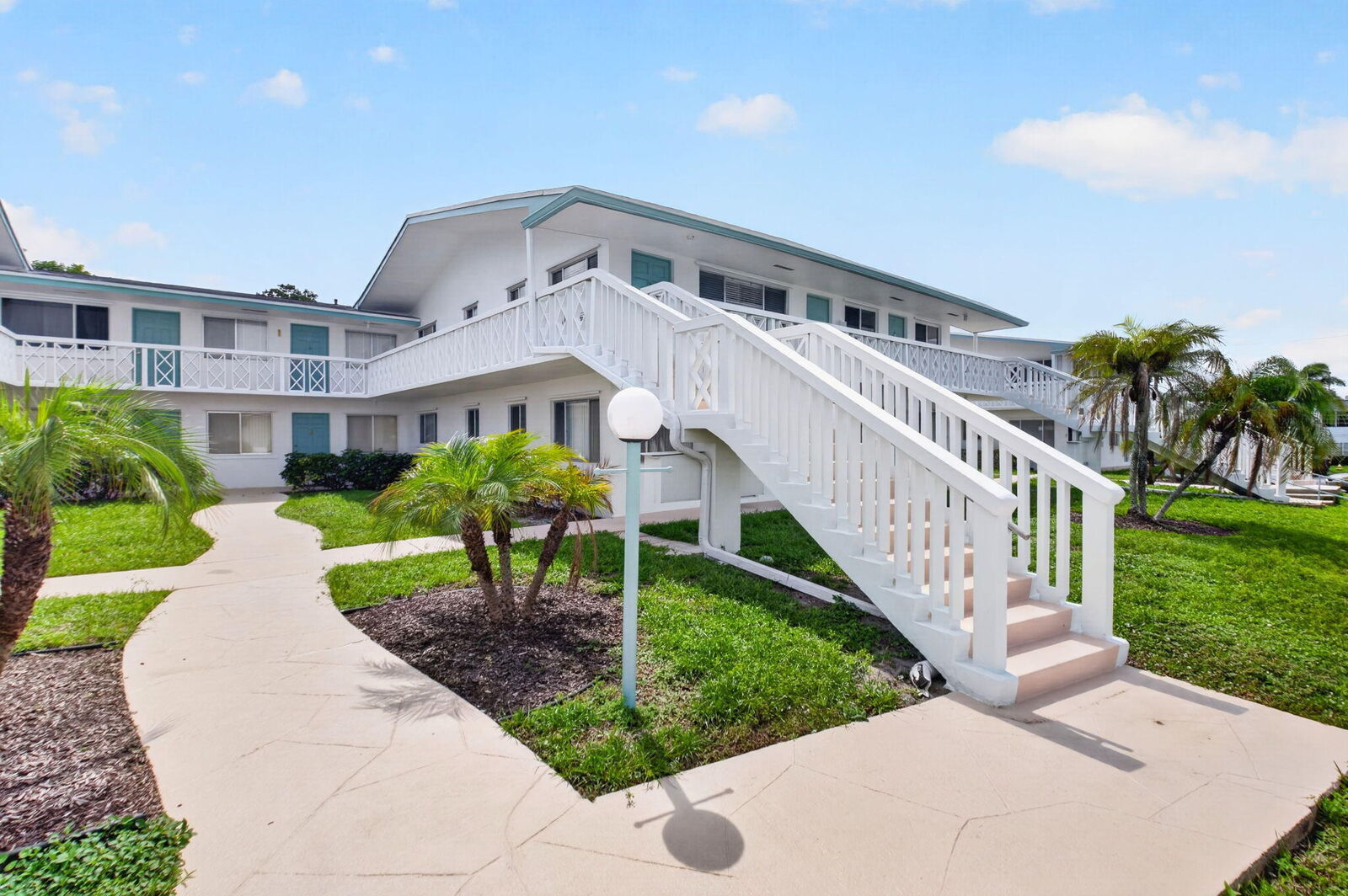 Property Photo: 2290 Sunset Avenue 20 FL 33461