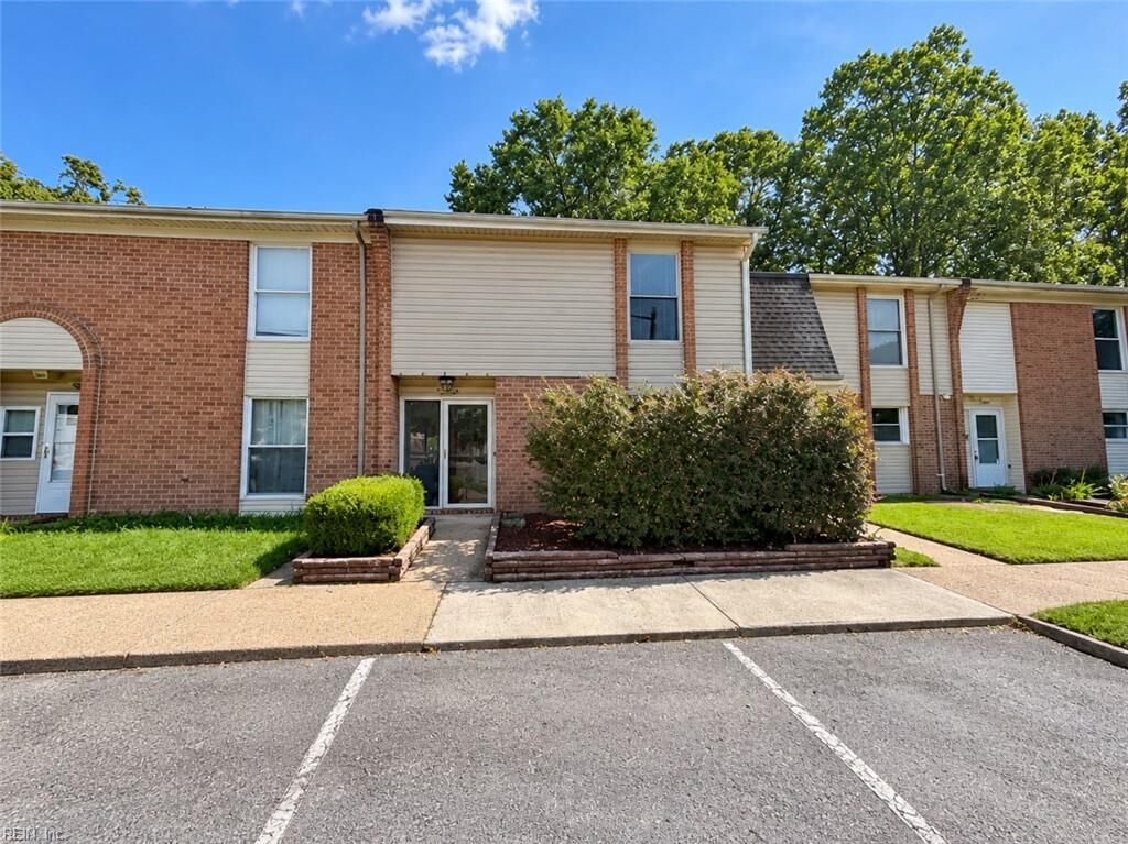 Property Photo:  5006 Amboy Ct  VA 23462 