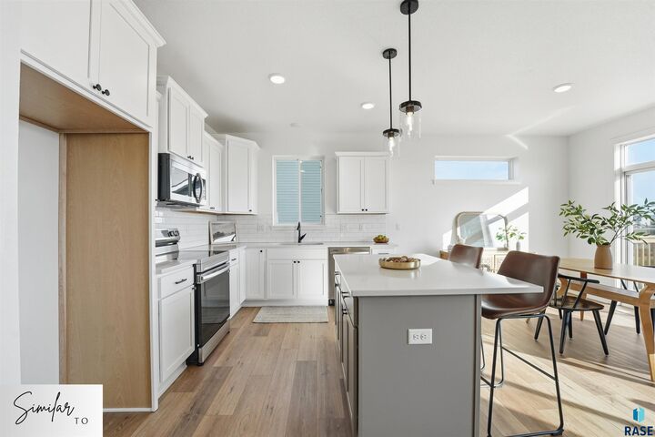 Property Photo: 115 S Harvest Hill Ave SD 57110