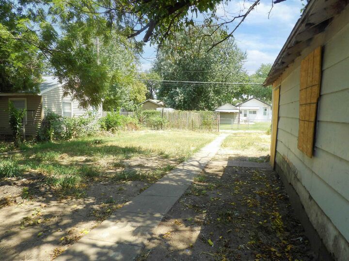 Property Photo:  2032 S Main St  KS 67213 