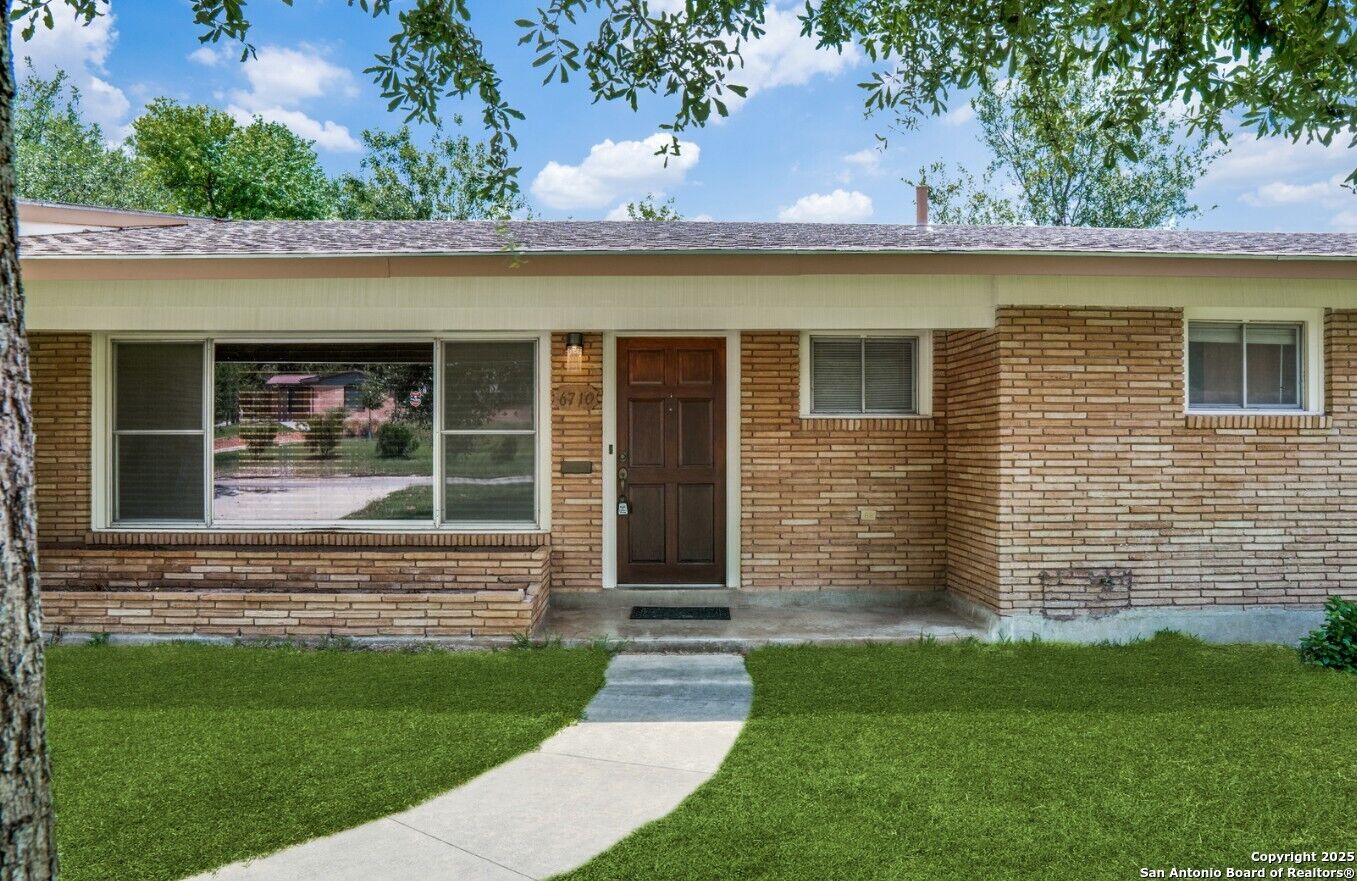 Property Photo: 6710 Moss Oak Dr TX 78229