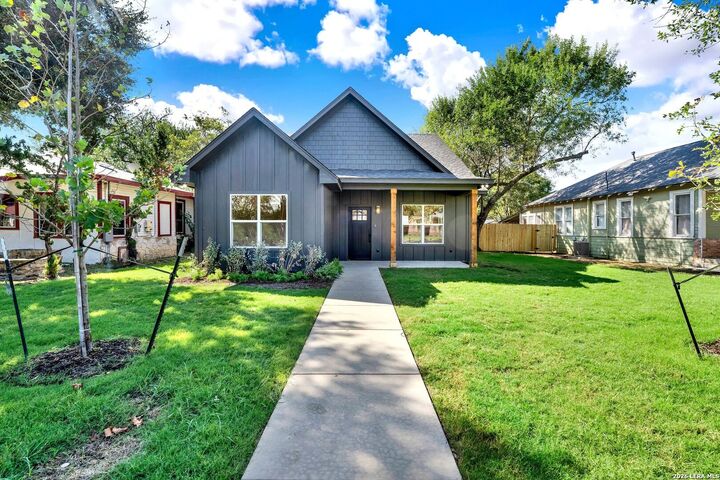 Property Photo:  1407 21st St  TX 78861 