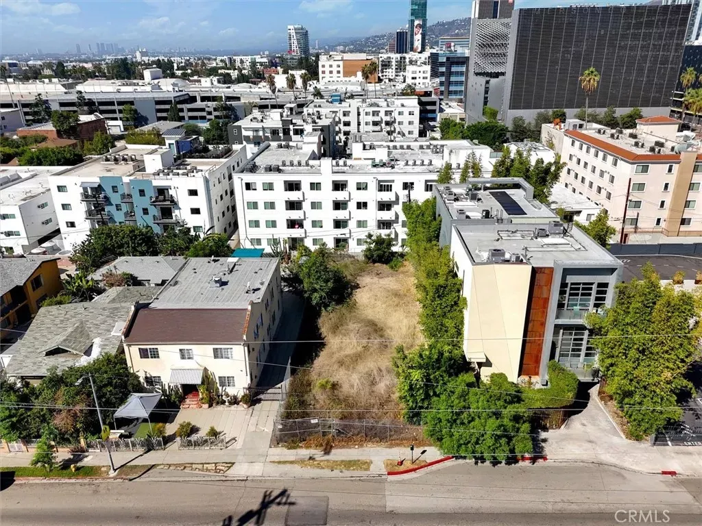 Property Photo:  1449 N Bronson  CA 90028 