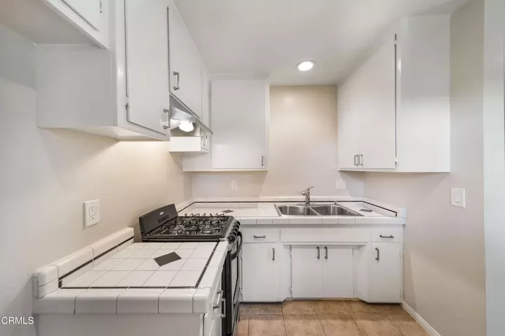 Property Photo:  761 E Orange Grove Boulevard 12  CA 91104 