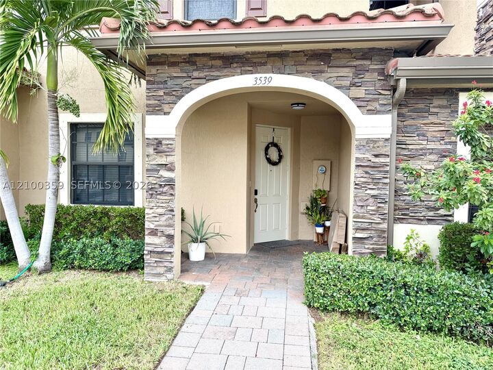 Property Photo:  3539 W 89th Pl 3539  FL 33018 