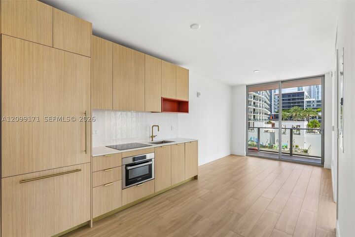 Property Photo: 90 NE 32nd St 701 FL 33137