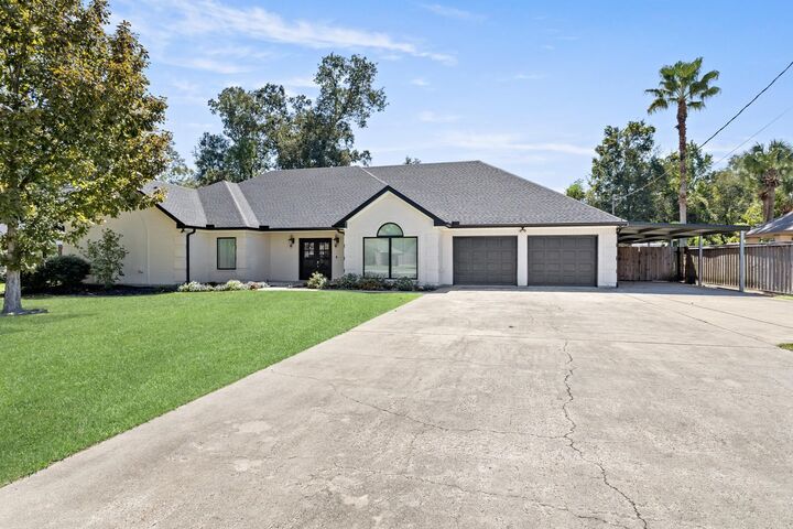 Property Photo: 1101 Hickory Trails TX 77632