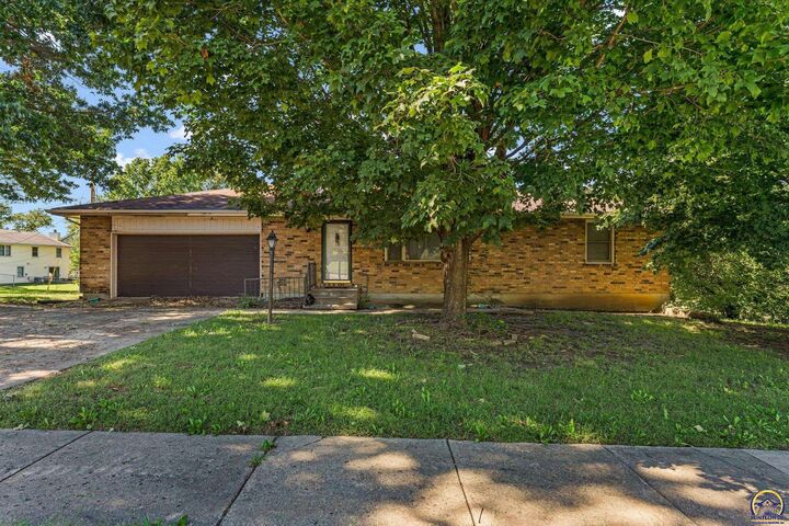 Property Photo:  3605 SE Colorado Ave  KS 66605 