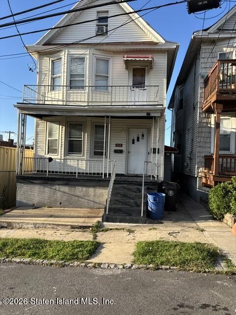 Property Photo:  189 Van Buren Street  NY 10301 