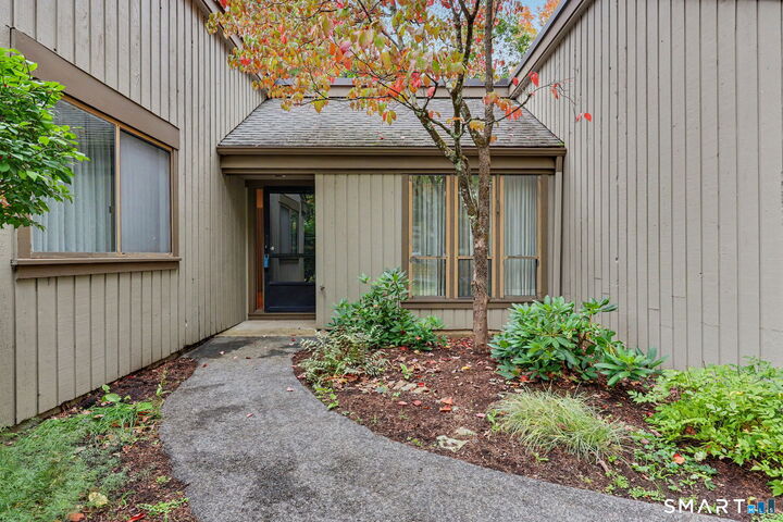 Property Photo: 4 Heritage Crest C CT 06488