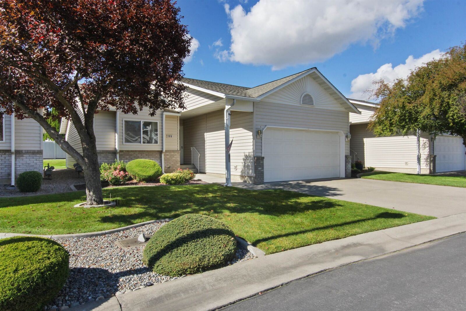 Property Photo: 1910 S Century Ln WA 99037