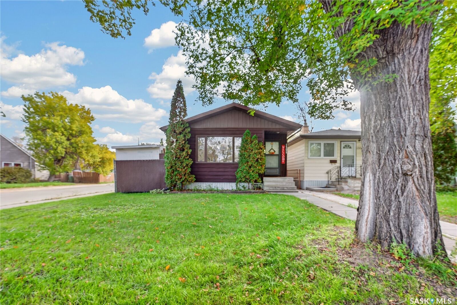 Property Photo:  1301 King Street  SK S4T 4G3 