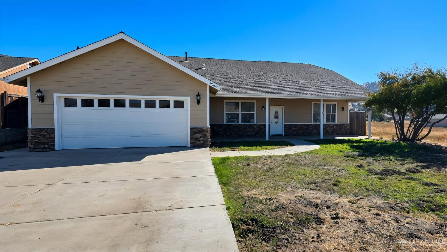 Property Photo:  28060 Stallion Springs Drive  CA 93561 