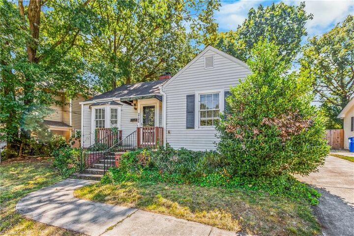 Property Photo: 2746 Maplewood Avenue NC 27103