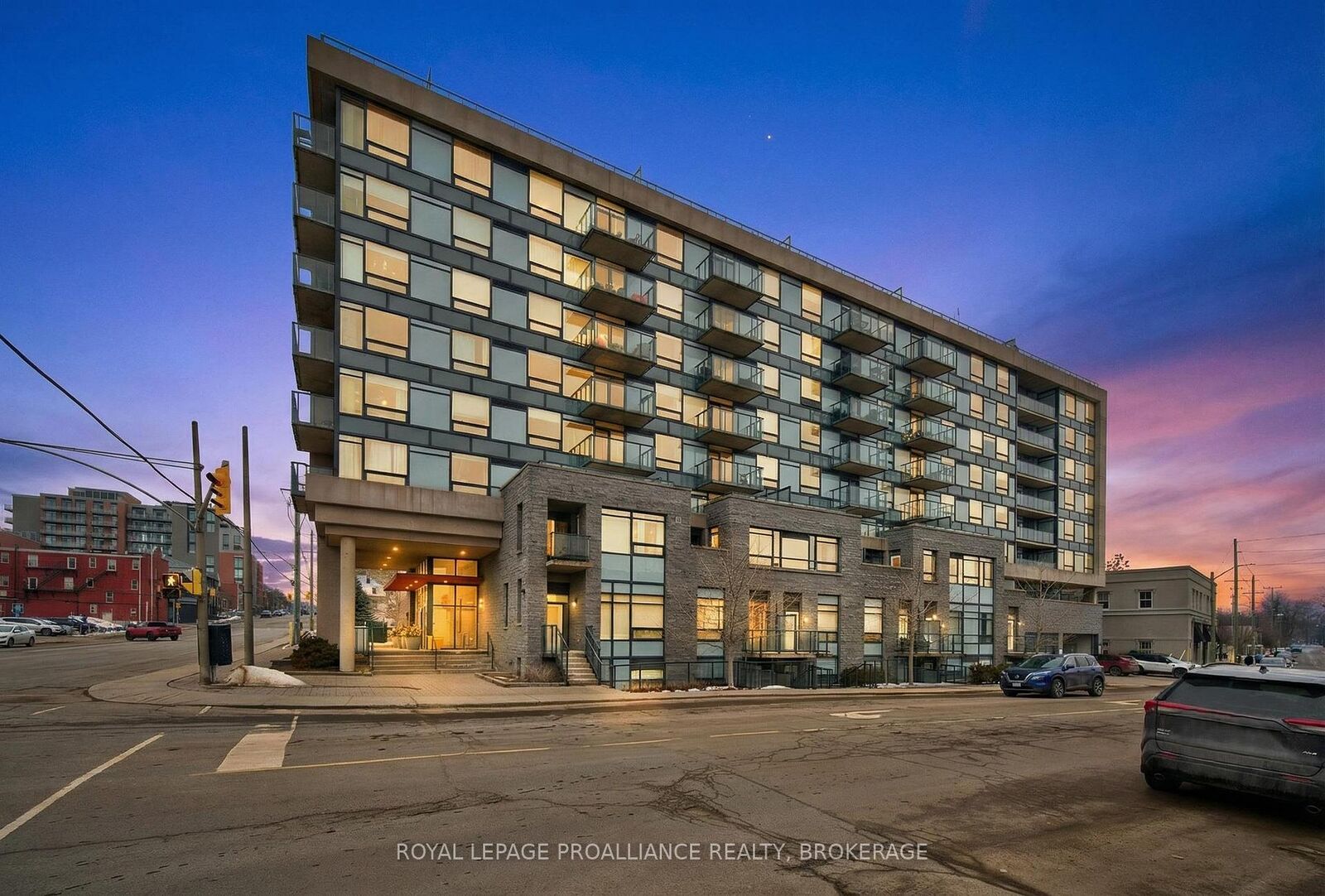 Property Photo:  121 Queen Street A2  ON K7K 0G6 