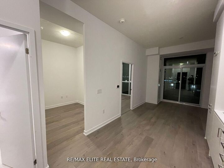 Property Photo:  60 Honeycrisp Crescent 510  ON L4K 0N5 
