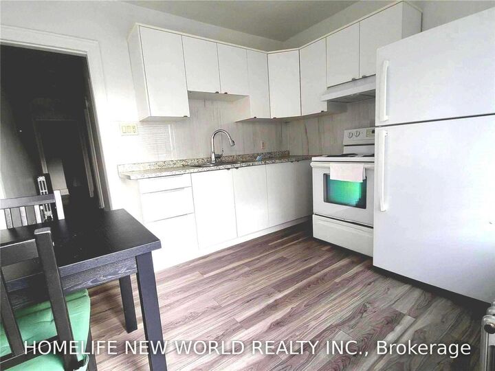 Property Photo:  1353 St Clair Avenue W 2nd Fl  ON M6E 1C5 