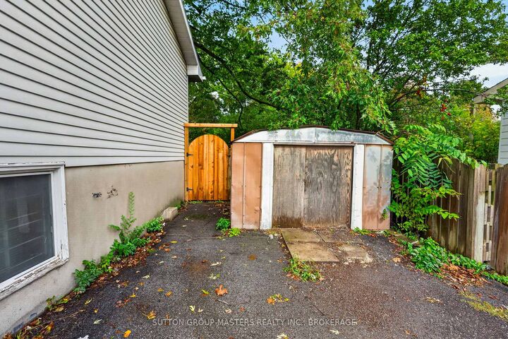 Property Photo:  81 Mary Street  ON K7M 6M5 