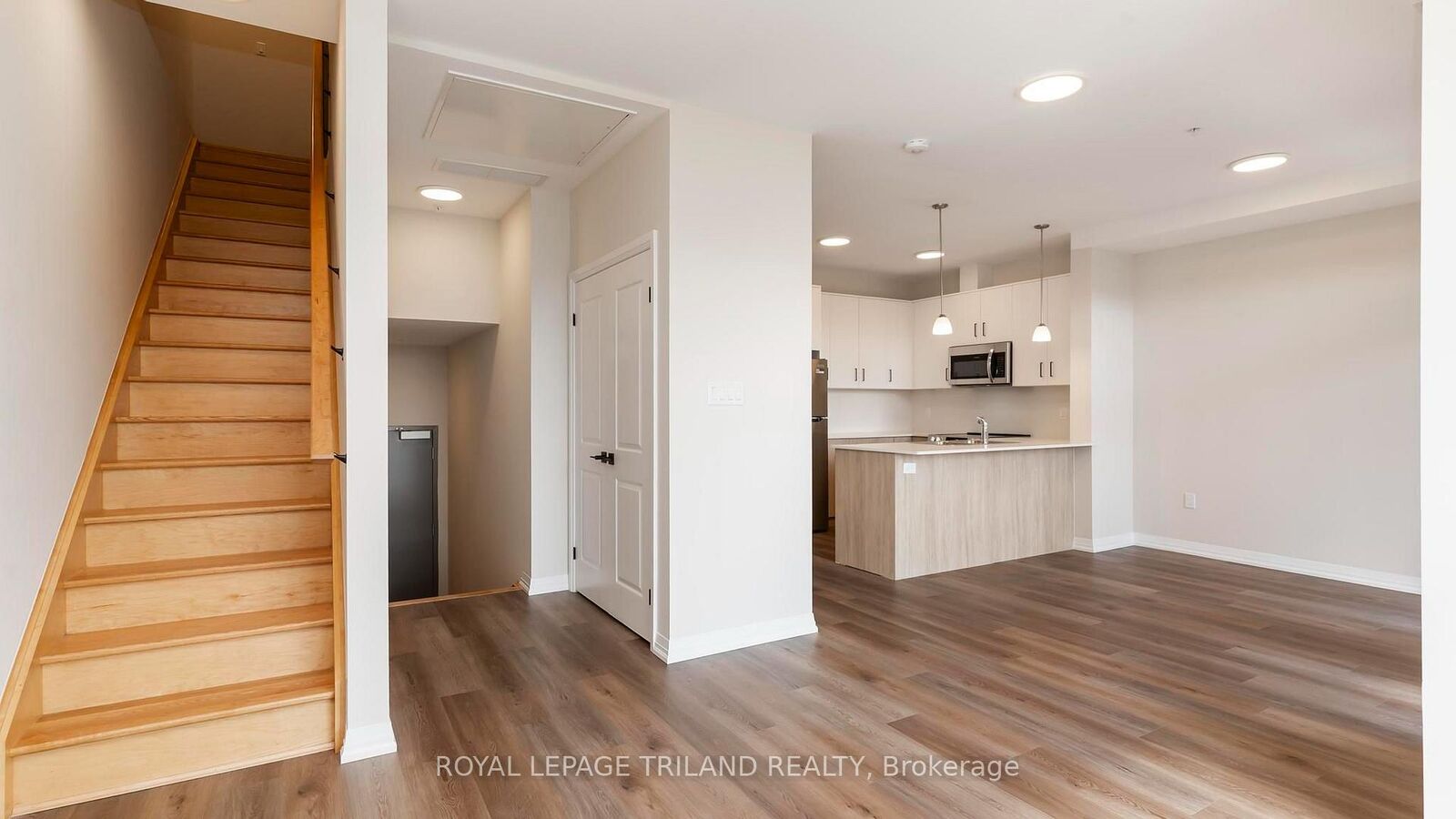 Property Photo:  865 Kleinburg Drive 101  ON N5X 0P4 