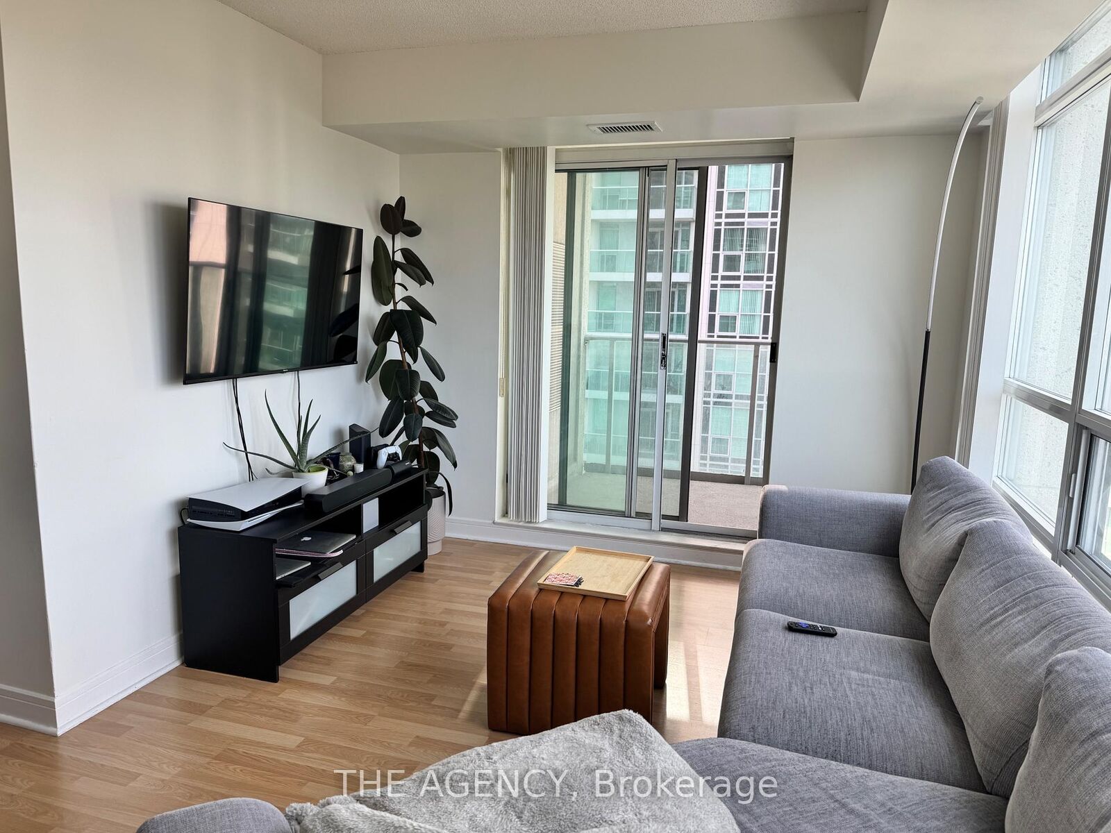 Photo de la propriété:  35 Bales Avenue 1711  ON M2N 4S9 