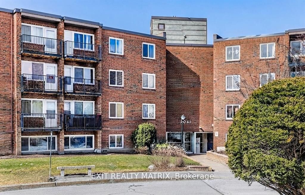 Property Photo:  2041 Arrowsmith Drive 403C  ON K1J 7V7 