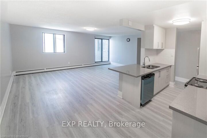 Property Photo:  4422 Huron Street 609  ON L2E 7C8 
