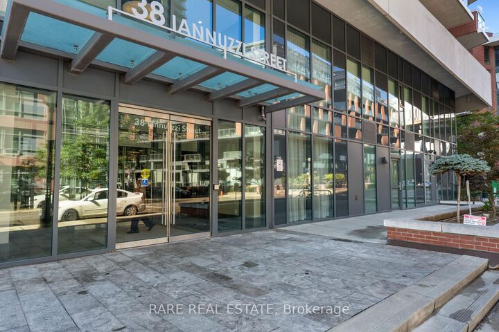Photo de la propriété:  38 Iannuzzi Street 528  ON M5V 0E8 