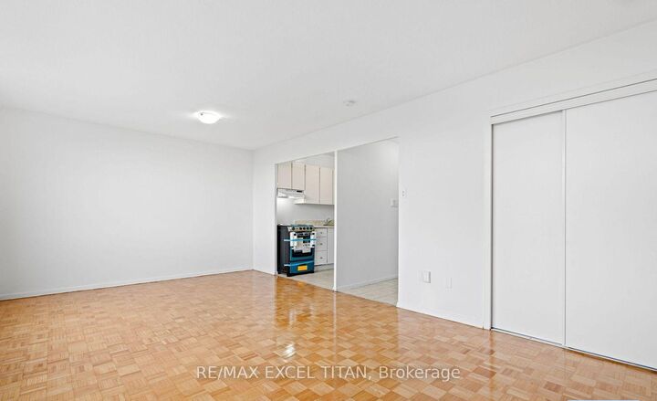 Property Photo:  2255 Weston Road 409  ON M9N 1Y5 